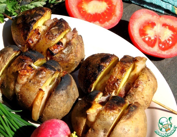 Картофель с салом на углях 